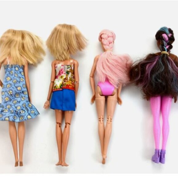 Mattel Lot of 4 Barbie Dolls Mixed Styles/Outfits Pre-Owned Excellent Condition - Picture 3 of 13